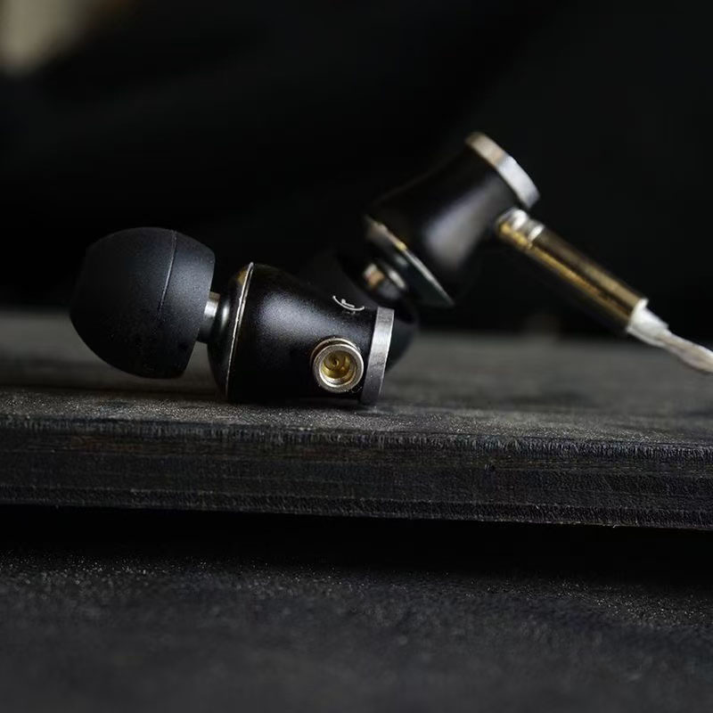 Słuchawki HiFi douszne z wymie – Wired Earphone Mic recenzja i cena